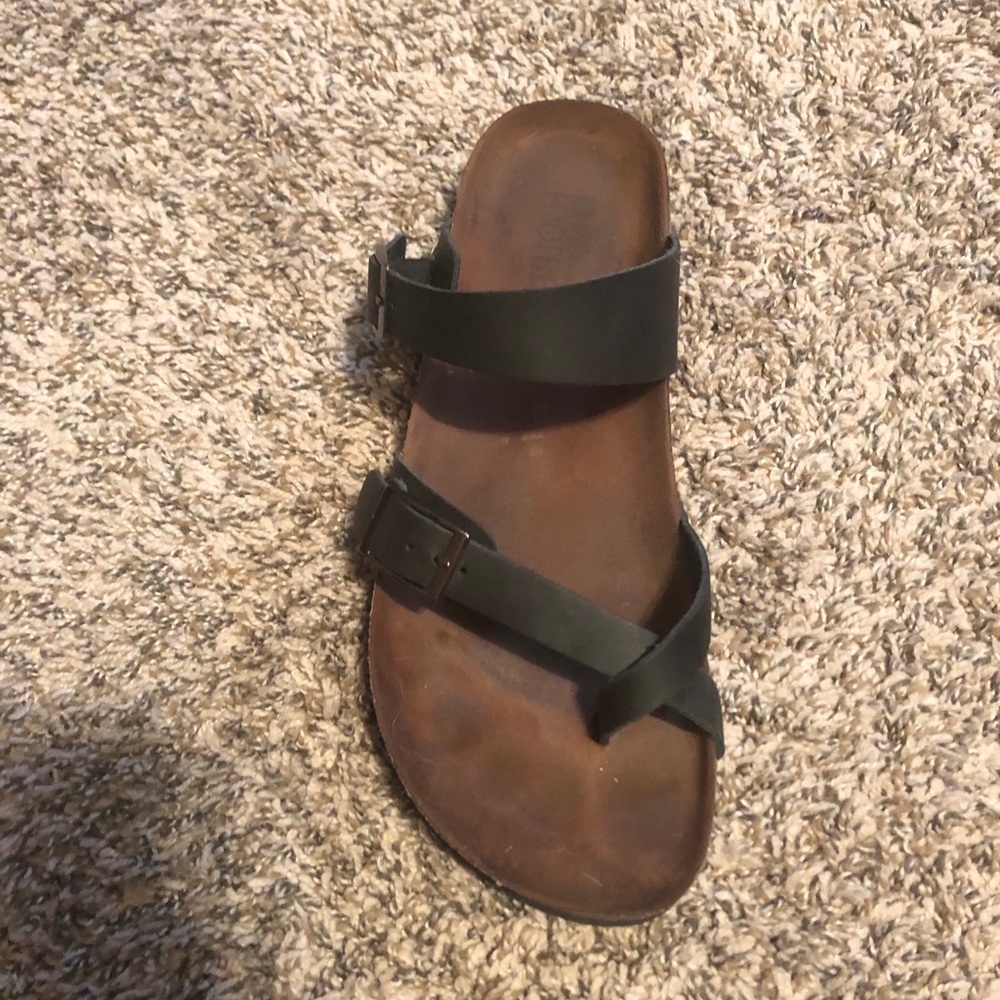 White Mountain foot bed sandals